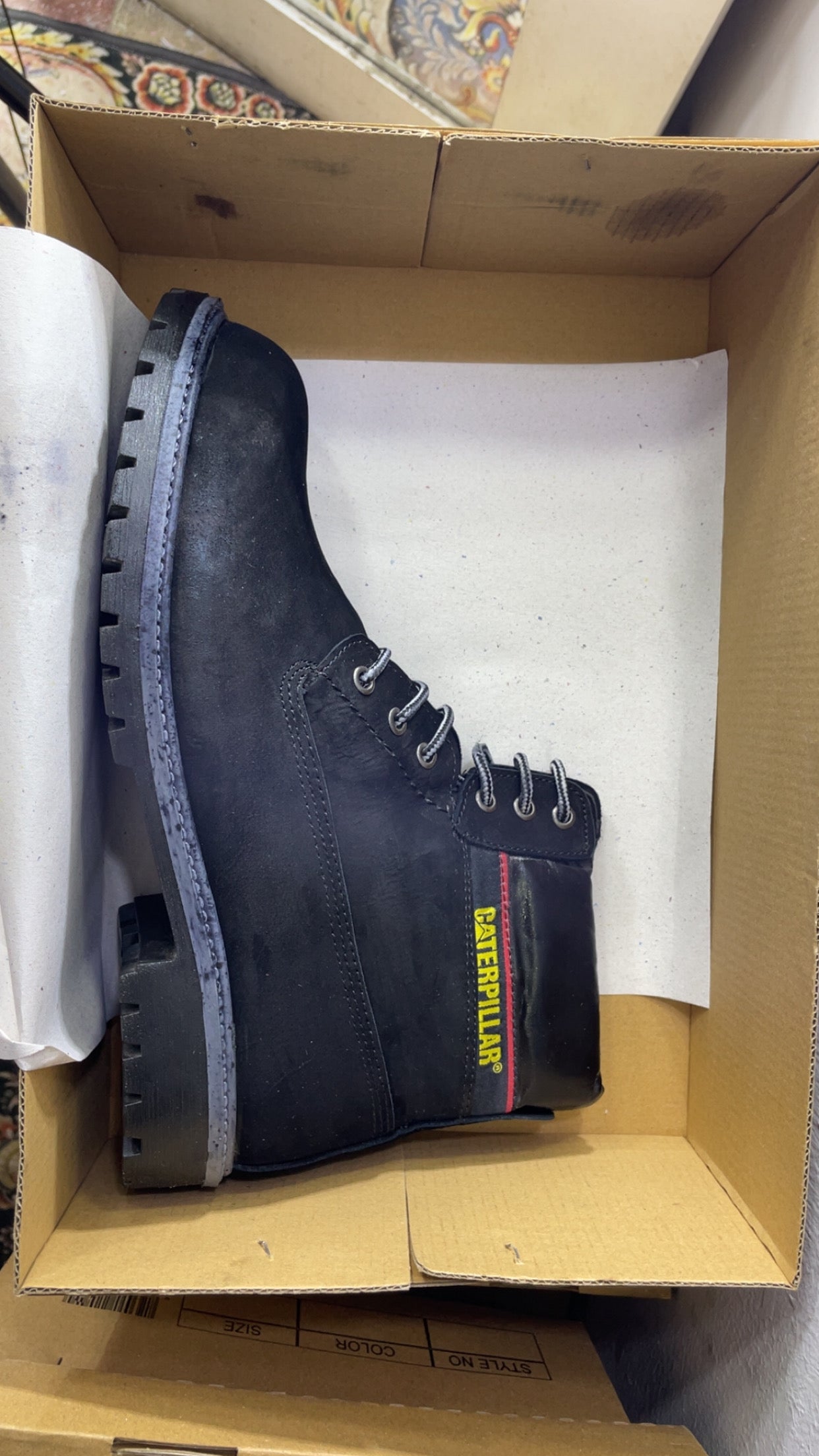 جزمة كاتربيلار